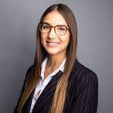 Lindsey Behnke's Instagram, Twitter & Facebook