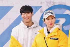 On 'running man' this week, song ji hyo and kim jong kook responded to the dating rumors between them.during the episode, each member during the episode, each member brought gifts with special memories attached to them. Dijodohkan Di Running Man 10 Momen Romantis Song Ji Hyo Kim Jong Kook