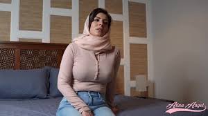 A sexy Arab milf seduced me with her perfect tits - Videos - xvix.eu