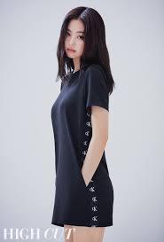 The song peaked at number one on the gaon digital chart and debuted at number 33 on the billboard hot 100. Blackpink S Jennie Talks About Her Career Childhood Passions And More Soompi