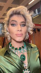 Belts and necklaces you know how much I love to do this and this time I  found the most incredible pieces you guys have to watch. Thank you so much  for being