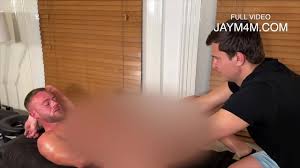 brit stud dcbrne get handjob - XNXX.COM