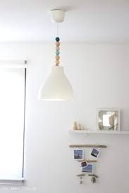 Diy Am Dienstag Ein Ikea Lampen Hack Mit Holzkugeln Ikea Lampen Lampe Kinderzimmer Deckenlampe Kinderzimmer