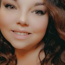 Amber Mora's Instagram, Twitter & Facebook