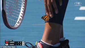 May 31, 2021 · tennis player naomi osaka saves a butterfly that lands on her face in the middle of a match. Naomi Osaka Charms Fans After Removing Butterfly At The Australian Open Trends Wide