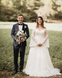 Raffaello Ispanyol Kollu A Kesim Dantel Gelinlik Modeli Dreamon Com Tr Gelinlik Dantel Gelinlik The Dress