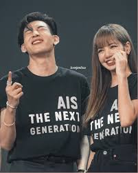 August 2016 als lisa, zusammen mit bandmitgliedern jennie, jisoo und rosé als blackpink mit der ep square one. Pin By ððšðž ððšðž On Bambam Lisa Bambam Idol Gambar Bts