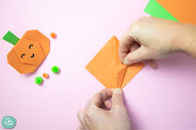 Weitere ideen zu familienfeier, recycelte bücher, basteln mit alten büchern. Halloween Origami Boo Einfache Faltanleitungen Wunderbunt De