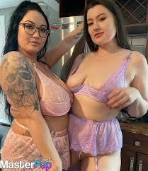 Hot4Holly's hottest photos straight from OnlyFans