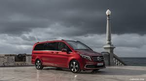 It is available in 7 variants and 8 colours. 2019 Mercedes Benz V Class V300d Exclusive Color Hyazinth Red Metallic Front Three Quarter Caricos
