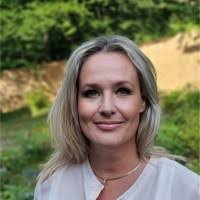 Tina Hauer's Instagram, Twitter & Facebook