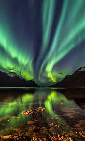 Northern Lights Aurora Borealis Bucket Lists En 2020 Photo Paysage Magnifique Lueurs Boreales Paysage Polaire