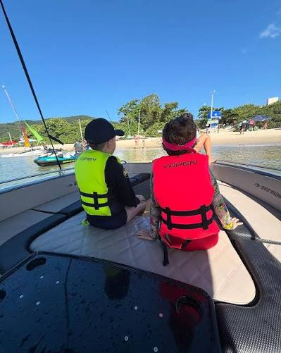 🦺O Colete Salva Vidas Homologado infantil CNY é uma excelente escolha para  segurança das crianças. 🦺 Indicado para: 👉Embarcações 👉Jetski 👉Piscina  👉Mar 👉Lagoa Tamanho PP até 25kg Tamanho P de 25kg a