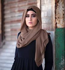 I have a square and asymmetrical face. What hijab styles should I try? -  Quora