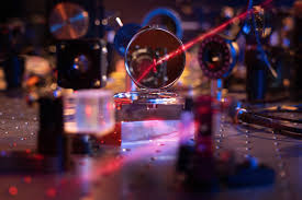 I am green and i croak. Physicists Engineer An Optical Mirror Made Of Only A Few Hundred Atoms