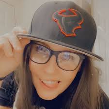 Lacie Shields (@likestaciebutwithanl)