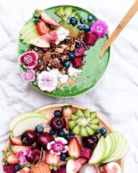 Elsa S Wholesome Life On Instagram The Fruit Life Crunchy Choc Nutty Nola From My Ebook On Top Of A Very Green Smoothie Now That Is E Food Love Food Eat