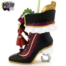 Here we see a mischievous gremlin hanging in an ornate fairisle stocking, ready to cause havok in its new home! The Bradford Exchange Disney Shoe Ornament Collection Disney Villains So Good To Be Bad Hanging Christmas Holiday Ornament Set Issue 3 Captain Hook Baddest Of The Bad Experiencethemistress Com