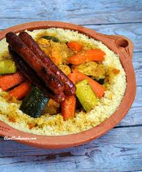Laisser reposer le couscous tranquillement pendant que le poulet et les légumes cuisent. Couscous Express Aux Legumes Et Poulet Recettes By Hanane