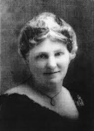 Elnora Reyes's Instagram, Twitter & Facebook