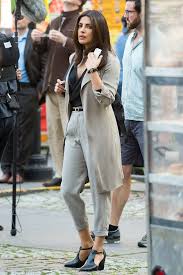 Priyanka Chopra Just Wore The 1 Shoe Every Power Woman Needs In Her Wardrobe Work Outfits Women Work Fashion Fashion
