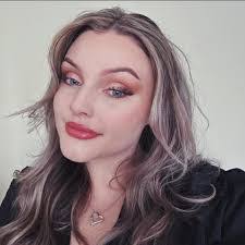 Marsha Sutherland's Instagram, Twitter & Facebook