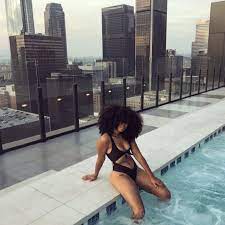 1 Coups De Cœur Tumblr Swimsuits Photoshoot Black Girl Beach Beach Poses