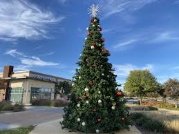 Jul 28, 2016 · 2. Head To Lake Highlands Town Center For A Little Christmas Cheer Lake Highlands