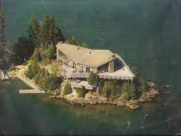 Experience this delightful mix of attractions firsthand with a stay in one of our kalispell vacation rentals. Vrbo Com 436717 Experience Angel Point On Flathead Lake Glacier National Park Lodging Vacation Rental Flathead Lake