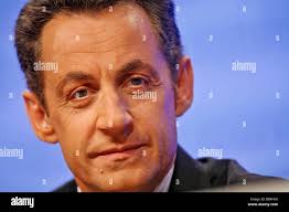 Der französische Innenminister Nicolas Sarkozy, der deutsche Präsident  Horst Koehler und seine Frau Eva nehmen am 23. August 2005 an der  Beerdigung von Roger Schutz, dem Leiter der ökumenischen Communauté von  Taize,