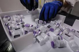 ¿qué tan efectiva es la vacuna astrazeneca? Vacunas De Astrazeneca Fueron Enviadas A Mexico Y Canada Antes De Inspeccion Adecuada A Plantas