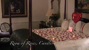Being Romantic Nowadays Requires Some Efforts And Time Find Out Some Amazing Surprise Ideas For Your Hotel Room Decoration Romantic Hotel Rooms Romantic Room