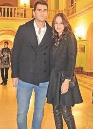Andreea raicu, surprinsă în timp ce ieșea seara din casa unui cunoscut milionar. Andreea Raicu Si Matei Stratan Divahair Ro Poveste ScurtÄƒ Cu Horia TecÄƒu