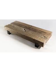 La gimnasta se mueve con elegancia sobre la barra de equilibrio. Table Basse Poutre Teck Recycle Century House And Garden
