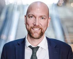 QX listar öppna regnbågspersoner i valet som du kan kryssa in!