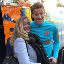 Dutch striker wout weghorst joined wolfsburg in 2018 after impressing for az alkmaar in the eredivisie. Assie Assie20 Twitter