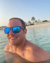 When your reflection shows you something amazing 😁😁. . . . #sea #beach  #dubai #sunglasses #fun #lovinglife #imaluckyman #motivation  #livingmybestlife