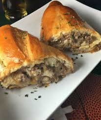 1/2 lb regular ground beef 1/3 c tomato puree 1/4 c onion 2 ts sugar 1/4 ts dry mustard. Loose Meat Tavern Sandwiches Totally Tailgates