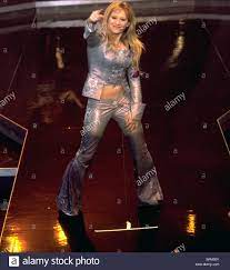 The movie takes the lovable teenager from the disney channel's lizzie mcguire show, puts her on a plane to rome and converts her into a pop star. Hilary Duff The Lizzie Mcguire Movie 2003 Stockfotografie Alamy