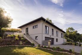 schon gestalteter garten in hanglage fingerhaus haus hanglage bungalow mit keller