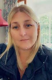 Shelly Pool's Instagram, Twitter & Facebook