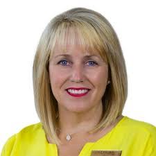 Kim Daigle's Instagram, Twitter & Facebook