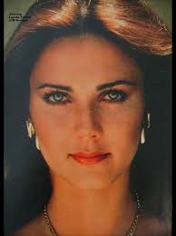 I'm 31 today 🦀 and my new song 'The World Above' is out 🐣 thanks to the  friends who made it with me david @lovingband ⭐️ @dakliss ⭐️ @sobelmanyamin  ⭐️ recorded at @