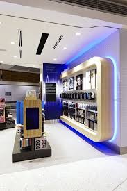 Technology Store Buscar Con Google Store Design Interior Shop Interior Design Mobile Shop Design