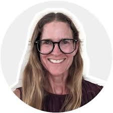 Jennifer Stillman's Instagram, Twitter & Facebook