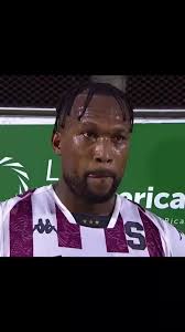 Kendall Waston enjachando a una 🌸 #saprissa #kendall #waston #2 #pac #2pac  #tupac