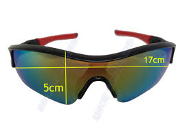 O óculos com lentes coloridas pode ser usado em um dia de sol, como também em um dia de chuva. Oculos Para Ciclismo Elleven Mask Preto E Vermelho Lente Colorida Bike Runners Loja De Bicicleta E Acessorios