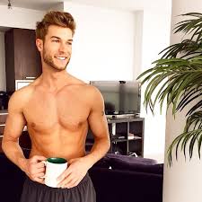 And yep i guess the first thing that caught my attention with him was his hair, but then i looked at his face and was like wow what a cutie. Sexy Blond Guys Popsugar Love Uk