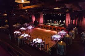 Lucy Wedding Reception At Iron City Photography By Brittany At Love Be Photography Flowers By Jim Ba Alabama Wedding Venues Wedding Venues Alabama Weddings