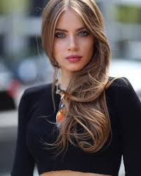 Par exemple, les cheveux blonds font merveille avec des mèches claires couleur miel, abricot et sable. Couleur Rouge Meche Blond Ou Caramel